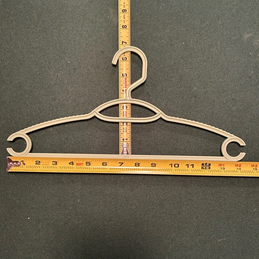 39 plastic hangers
